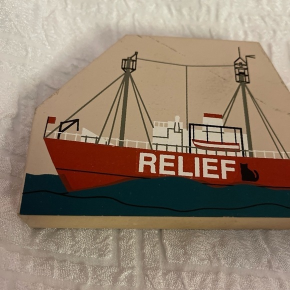 Cat's Meow RELIEF RESCUE SHIP Wood Shelf Sitter 1994 - Picture 3 of 6